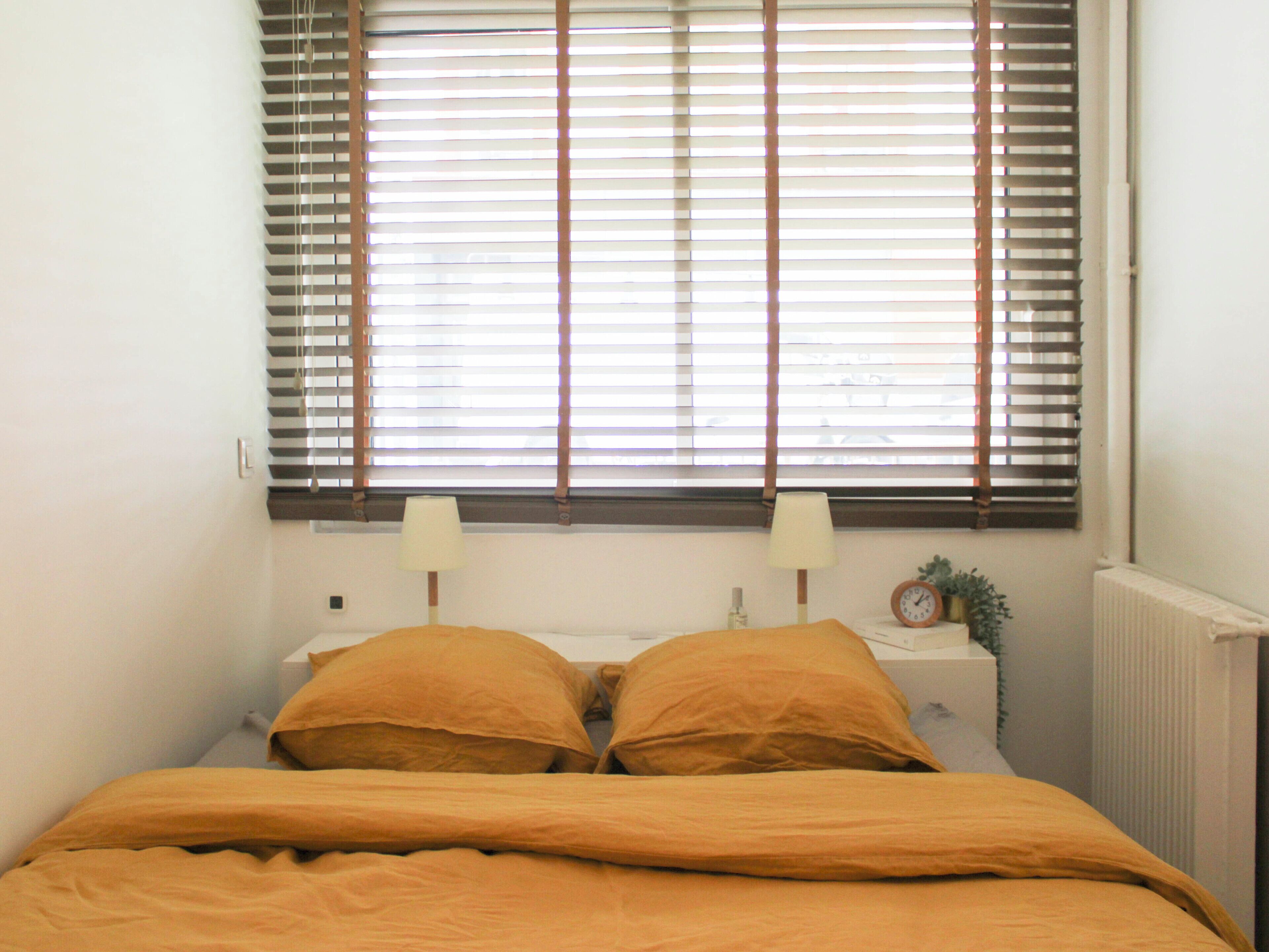 1 slaapkamer, een strijkplank/strijkijzer, wifi, beddengoed