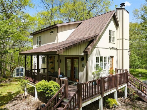 Heavenly Hideaway a cozy Winter Escape Near Skiing, Hiking & Hawley Charm