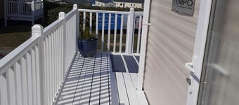 Cozy Chalet Sleeps 4 With Garden