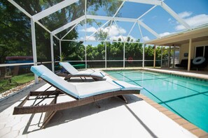 Lämmitetty uima-allas