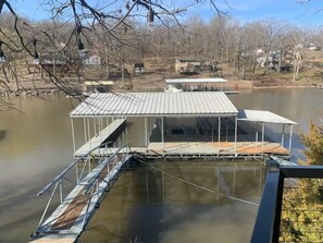 Property grounds - Cozy Cabin on the Lake! Sleeps 2 @ Jacks Shack! (Osage Beach)