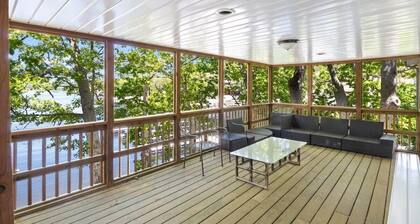 Sleeps 16 Stay & Play at Backwater Jacks! Private!