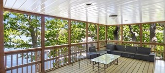 Sleeps 16 Stay & Play at Backwater Jacks! Private!