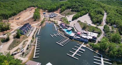 1179 New Lakeside Home sleeps 16! Backwater Jacks