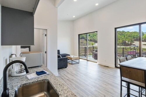 1179 New Lakeside Home sleeps 16! Backwater Jacks