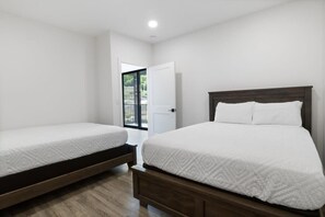 5 Schlafzimmer, Bügeleisen/Bügelbrett, WLAN, Bettwäsche