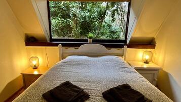 House | 3 bedrooms, individually furnished, bed sheets