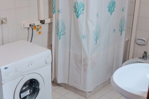 Dusche, Bidet, Toilettenpapier