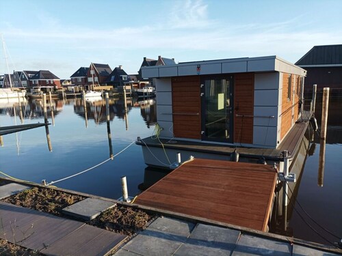 Beautiful Houseboat in Friesland
