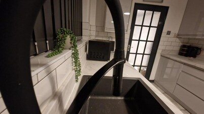 韋恩斯伯里迷人的四臥室房屋