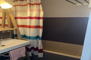 Haartrockner, Seife, Toilettenpapier