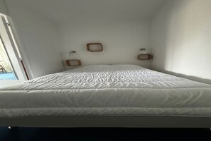 1 soverom, strykejern/-brett, reiseseng for barn og wi-fi (inkludert)