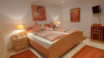 1 bedroom, individually furnished, iron/ironing board