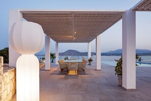 Outdoor dining - Modern Villa Overlooking the Aegean.
Next to the sea.  (Loutraki Chania)