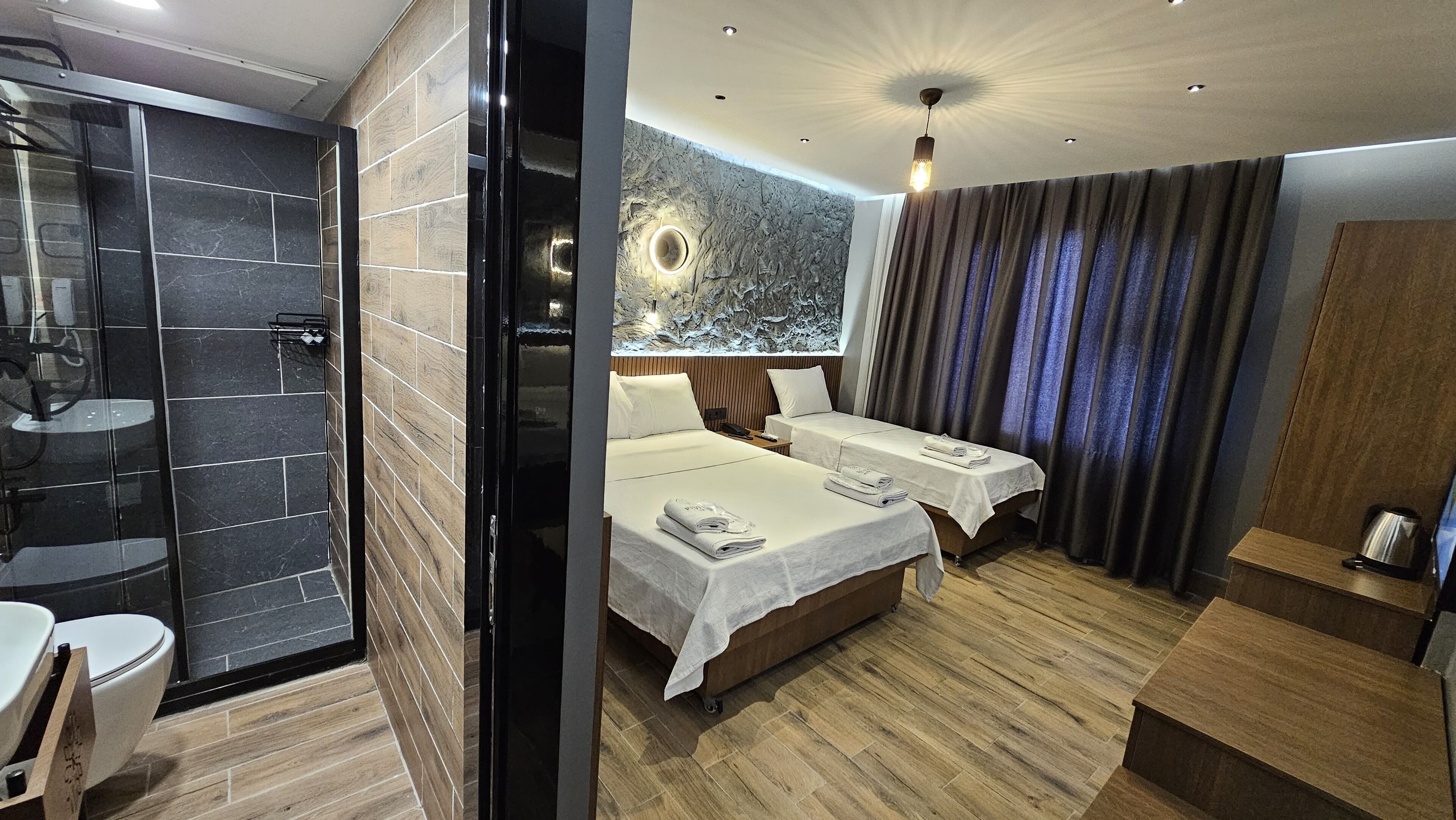 Soundproofing, free WiFi