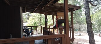 The cozy cabin, a quiet place to relax and have a pleasant time.