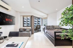 Room - Studio for 5 at Tambuli Residences Garden View by Dominik Studio with Pool & Balcony in Mactan (Lapu-Lapu City)