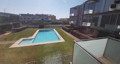 A 5 Minutos da Praia. Apartamento com Piscina