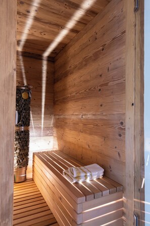 Luxury Room, Balcony, Mountain View | Down duvets, desk, laptop workspace, soundproofing