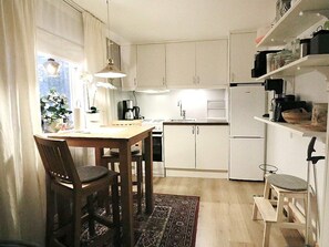 House | Private kitchen - 4 Person Holiday Home in Visby (Visby)