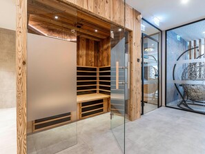 Bathroom - Modern Holiday Apartment With Balcony in Fugen (Fuegen)