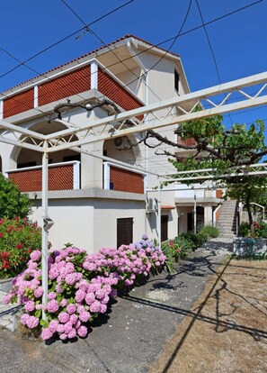 Exterior - Lovely Apartment in Krk (Krk)