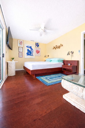 2 bedrooms, iron/ironing board, free WiFi, bed sheets - Rad Retro Retreat in Rehoboth Beach (Rehoboth Beach)