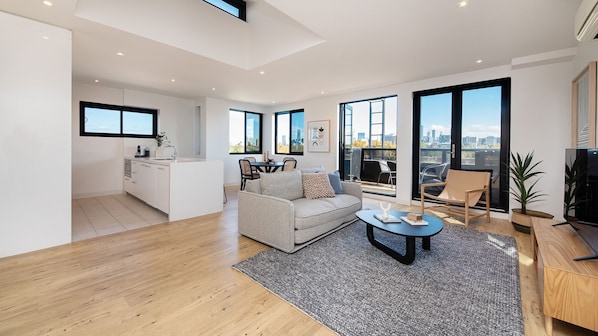 Smart TV - Mr Gipps by Property Mums (Abbotsford)