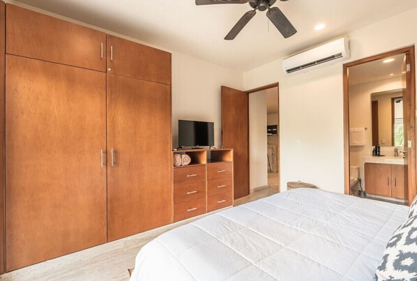 3 bedrooms, iron/ironing board, travel cot, free WiFi