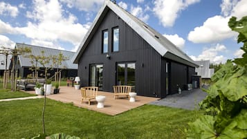 Villa | Exterior