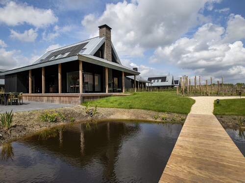 Beautiful Villa With Spacious Garden