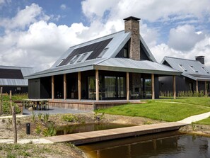 Villa | Exterior