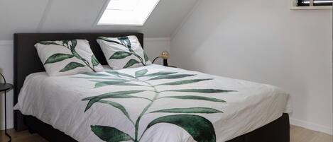 فيلا | 4 عدّة غرف نوم وطراز فريد لكل وحدة وملاءات أسرّة