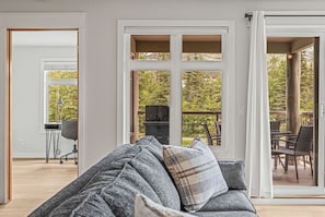 Smart TV, caminetto, studio