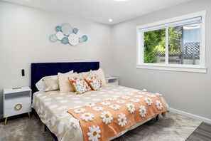 3 bedrooms, iron/ironing board, free WiFi, bed sheets