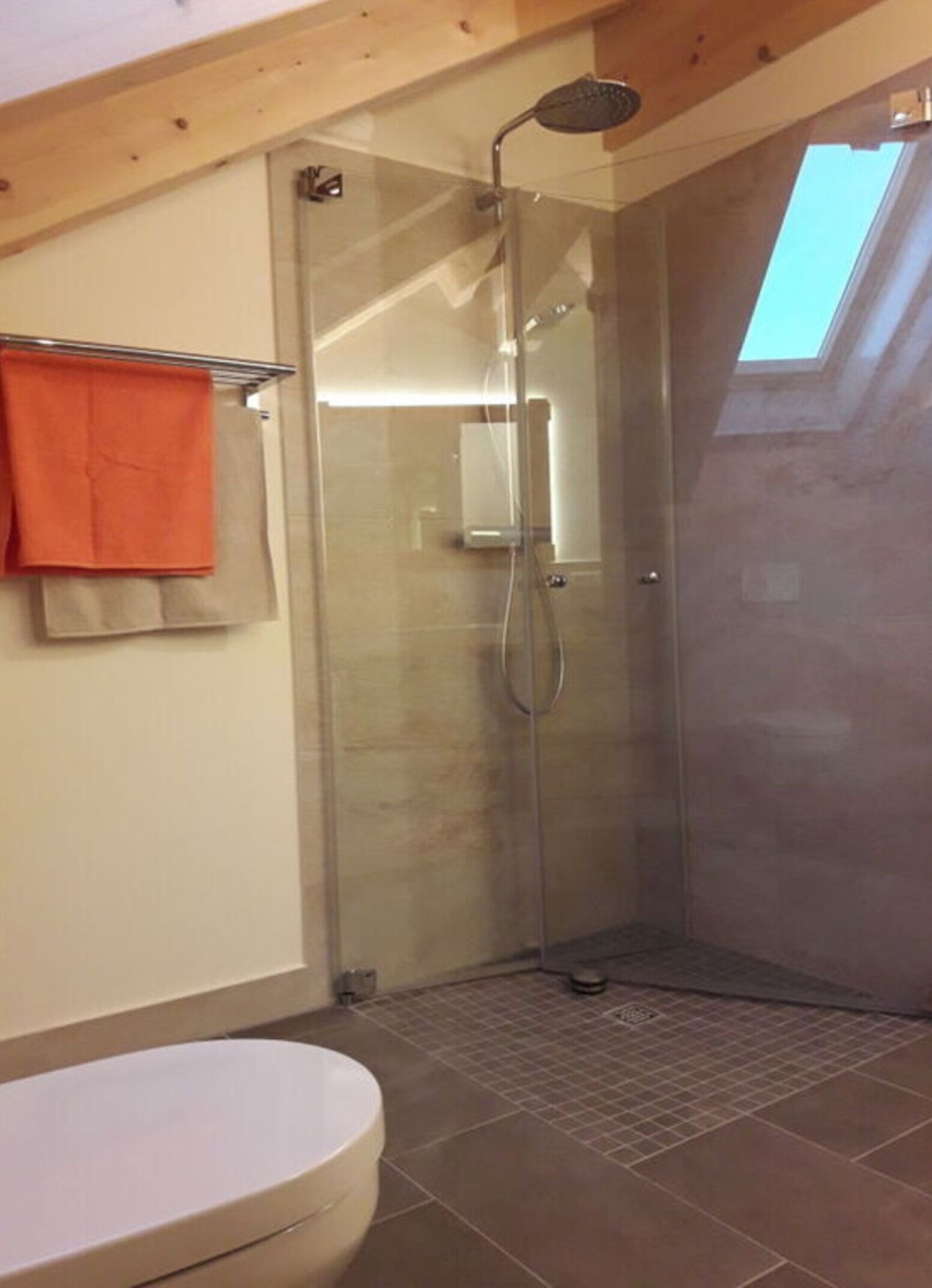 House | Bilik Mandi
