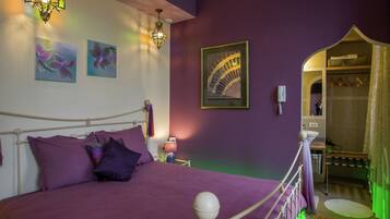 House | 5 bedrooms, bed sheets