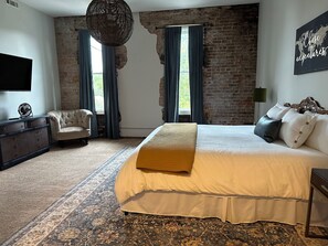 2 soverom, safe på rommet, strykejern/-brett og wi-fi (inkludert)