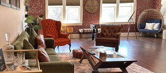 Guest Favorite! Spacious Loft Overlooking NC Transportation Museum