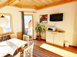 Apartment | Dining - Child-friendly Apartment With Sauna (Hermagor-Pressegger See)