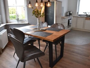 Dining - Konnyskoje Modern Retreat (Krummhoern)