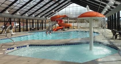 Grand Smokies Resort Lodge