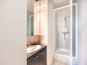 Apartment | Badezimmer