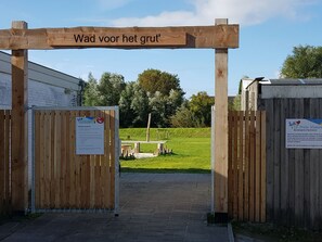 Chalet | Exterior - Atmospheric Chalet Near the Wadden Sea (Tzummarum)