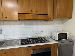 Private kitchen - 2 Bedroom Bed & breakfast in Camposano (Camposano)