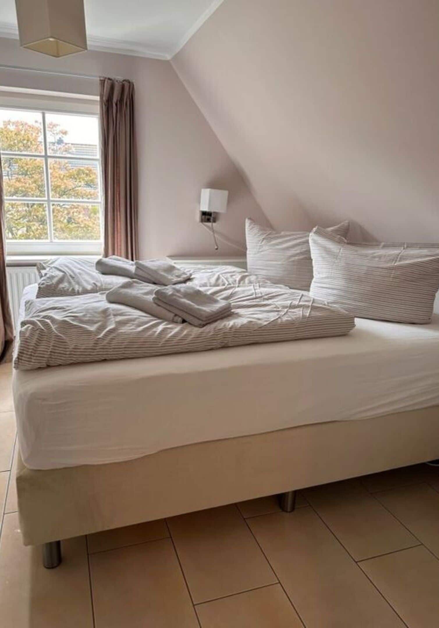 House | 2 bedrooms, individually furnished, iron/ironing board