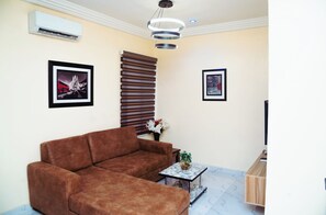 奢華公寓, 1 張加大雙人床, 非吸煙房 | 起居區 | 智慧型電視