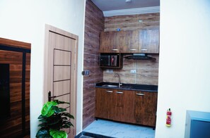 Studio Mewah, dapur kecil | Dapur kecil pribadi | Lemari es kecil dan microwave