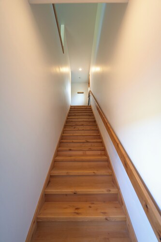 Private, second story retreat with amazing views just minutes from town.