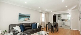 Charming 4BR Barrie Retreat with Backyard